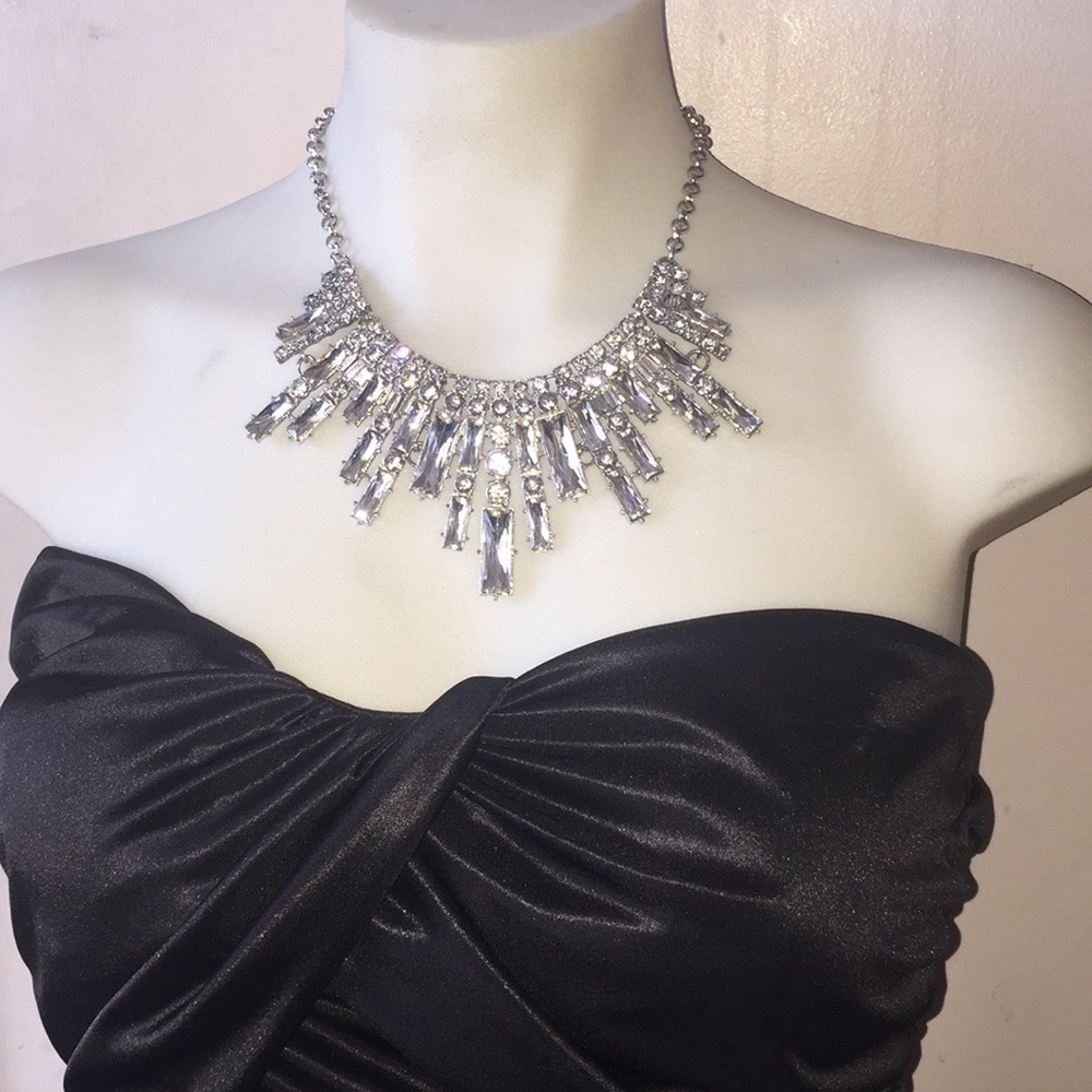 Elegant necklace
